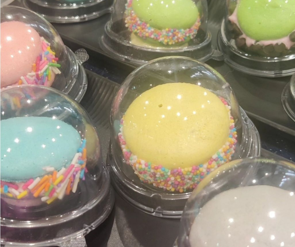 Premium French Macaron Gift Boxes – Perfect for Festive Gifting